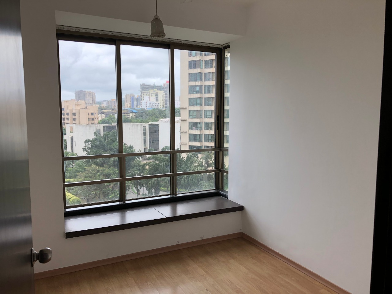 5 BHK Flat on Rent in Goregaon East - Oberoi Woods